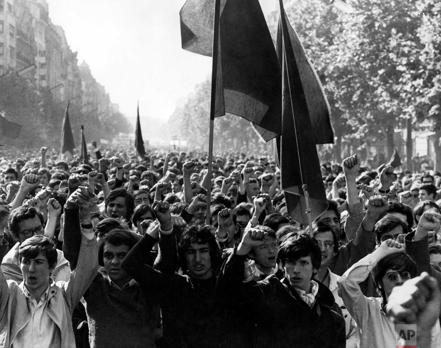 La bandera negra del anarquismo